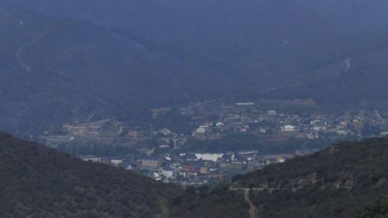 Los vecinos de San Pedro de Trones vuelven a sus casas Los vecinos de San Pedro de Trones vuelven a sus casas