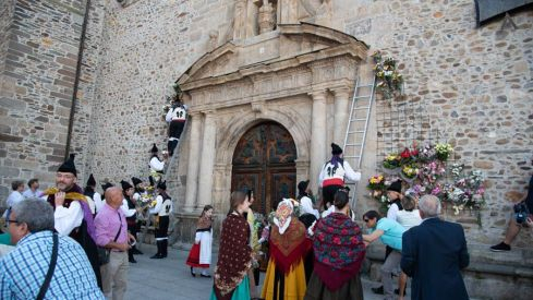 Ofrenda virgen encina 2019 Ofrenda virgen encina 2019