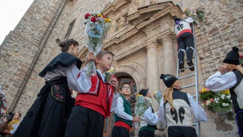 Ofrenda virgen encina 2019 Ofrenda virgen encina 2019