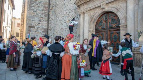 Ofrenda virgen encina 2019 Ofrenda virgen encina 2019