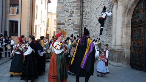 Ofrenda virgen encina 2019 Ofrenda virgen encina 2019