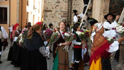 Ofrenda virgen encina 2019 Ofrenda virgen encina 2019