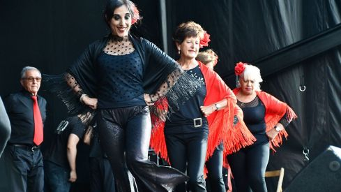 Las escuelas de baile de Ponferrada ponen ritmo a La Encina en el Ayuntamiento Las escuelas de baile de Ponferrada ponen ritmo a La Encina en el Ayuntamiento