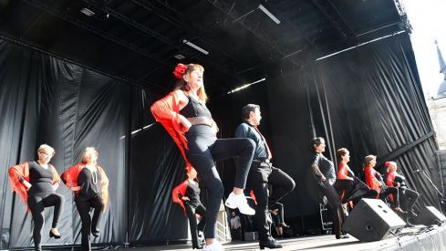 Las escuelas de baile de Ponferrada ponen ritmo a La Encina en el Ayuntamiento Las escuelas de baile de Ponferrada ponen ritmo a La Encina en el Ayuntamiento