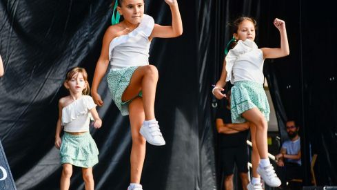 Las escuelas de baile de Ponferrada ponen ritmo a La Encina en el Ayuntamiento Las escuelas de baile de Ponferrada ponen ritmo a La Encina en el Ayuntamiento