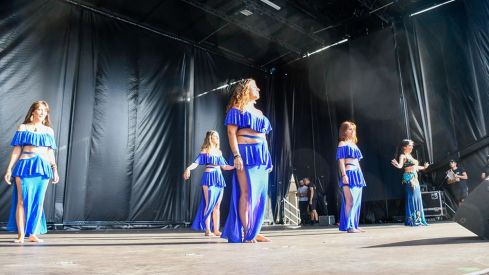 Las escuelas de baile de Ponferrada ponen ritmo a La Encina en el Ayuntamiento Las escuelas de baile de Ponferrada ponen ritmo a La Encina en el Ayuntamiento