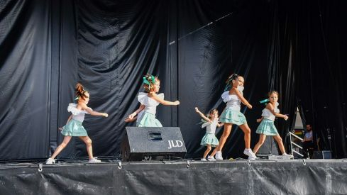 Las escuelas de baile de Ponferrada ponen ritmo a La Encina en el Ayuntamiento Las escuelas de baile de Ponferrada ponen ritmo a La Encina en el Ayuntamiento