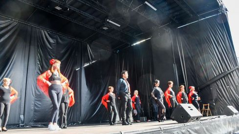 Las escuelas de baile de Ponferrada ponen ritmo a La Encina en el Ayuntamiento Las escuelas de baile de Ponferrada ponen ritmo a La Encina en el Ayuntamiento