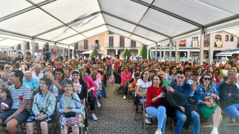 Las escuelas de baile de Ponferrada ponen ritmo a La Encina en el Ayuntamiento Las escuelas de baile de Ponferrada ponen ritmo a La Encina en el Ayuntamiento