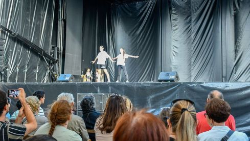 Las escuelas de baile de Ponferrada ponen ritmo a La Encina en el Ayuntamiento Las escuelas de baile de Ponferrada ponen ritmo a La Encina en el Ayuntamiento