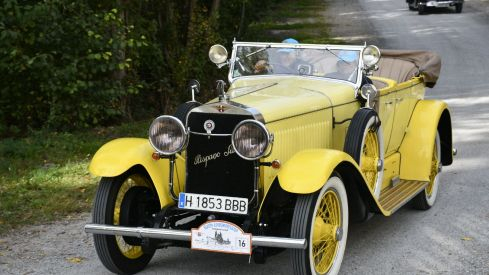 Concentración coches de época Torre del Bierzo