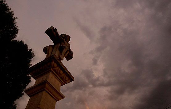 Tormenta formada a última hora de la tarde de ayer en El Bierzo (César Sánchez / ICAL) 