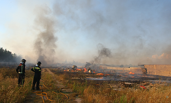 otra imagen del incendio (C.S/ICAL)