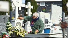 Día de Todos los Santos en el cementerio municipal de Ponferrada | Foto: César Sánchez, ICAL