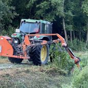 Imagen del desbroce de una finca en El Bierzo