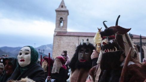 Tradicional mascarada de Ria