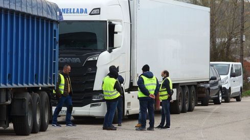Camiones retenidos por los piquetes en Ponferrada