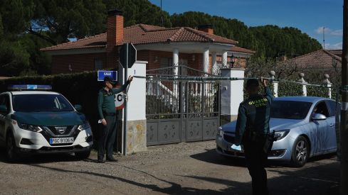 La Guardia Civil registra la casa en Traspinedo de Óscar, la última persona que vio con vida a Esther López