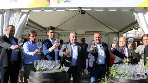 La Feria del Vino de Cacabelos regresó para 'brindar' con DO Bierzo sus ...