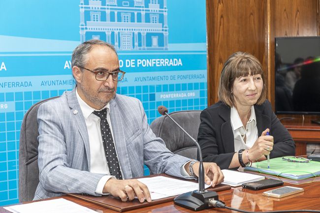 Ayto Ponferrada Olegario y Mabel Fermandez 2019 650_1