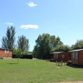 Imagen de unos bungalows turísticos en la provincia de León