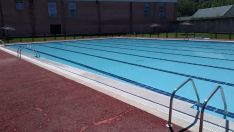 Piscinas Ponferrada, en la foto la del barrio de Flores del Sil