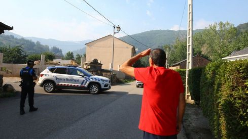 El pueblo de Rimor (Le� desalojado debido al incendio en Montes de Valdueza