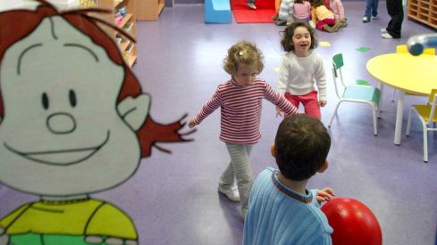 Niños guardería cole |
