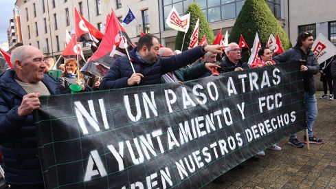 Concentración del servicio de limpieza viaria y recogida de basura de Ponferrada Concentración del servicio de limpieza viaria y recogida de basura de Ponferrada
