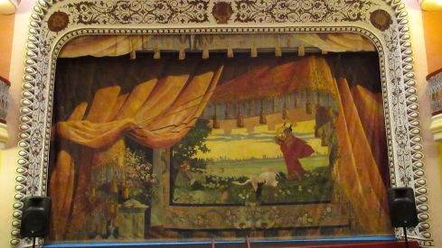 TELÓN Y BOCA ESCENA_TEATRO VILLAFRANCA DEL BIERZO