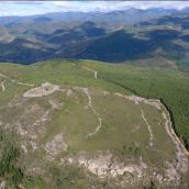 Castro Vega Espinareda | La Universidad de Vigo realiza una intervención arqueológica en el abrigo de Peña Piñera