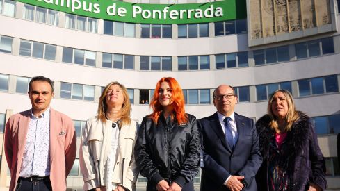 La astronauta Sara García visita el Campus de la ULE en Ponferrada