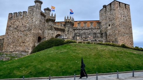 La sombra del Lambrión Chupacandiles recorrió Ponferrada | Álbum de fotos La sombra del Lambrión Chupacandiles recorrió Ponferrada | Álbum de fotos
