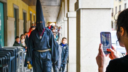 La sombra del Lambrión Chupacandiles recorrió Ponferrada | Álbum de fotos La sombra del Lambrión Chupacandiles recorrió Ponferrada | Álbum de fotos