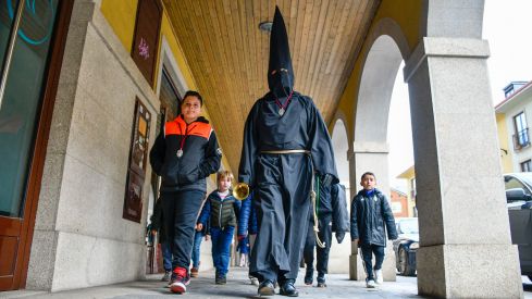 La sombra del Lambrión Chupacandiles recorrió Ponferrada | Álbum de fotos La sombra del Lambrión Chupacandiles recorrió Ponferrada | Álbum de fotos