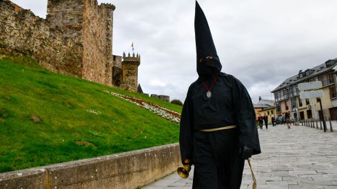 La estatua del Lambrión Chupacandiles de Ponferrada lista "antes de Pascua" con una semana de actos homenaje La estatua del Lambrión Chupacandiles de Ponferrada lista "antes de Pascua" con una semana de actos homenaje
