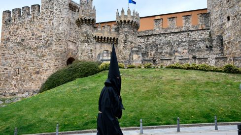 La sombra del Lambrión Chupacandiles recorrió Ponferrada | Álbum de fotos La sombra del Lambrión Chupacandiles recorrió Ponferrada | Álbum de fotos