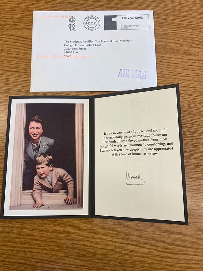 Carta del Rey de Inglaterra al Colegio Divina Pastora de León 