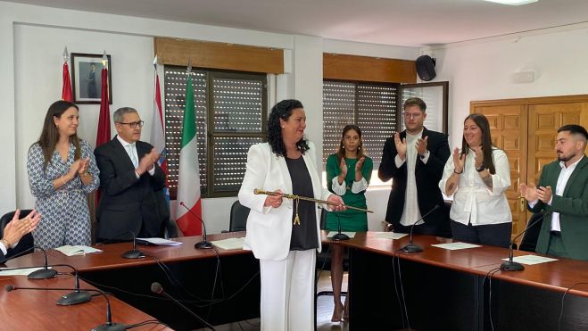 Irene González, alcaldesa de Cacabelos. Pleno investidura (4) Irene González, alcaldesa de Cacabelos. Pleno investidura (4)