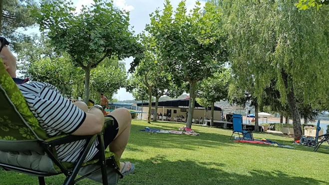 club nautico la tertulia acampada