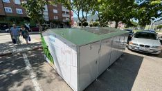 Imagen de archivo de los aparcabicicletas cerrados de Ponferrada