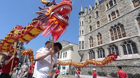 Desfile dragón chino León (4)