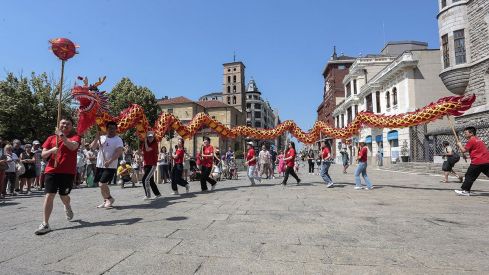 Desfile dragón chino León (5)
