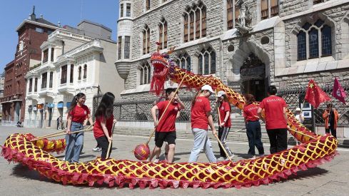 Desfile dragón chino León (6)