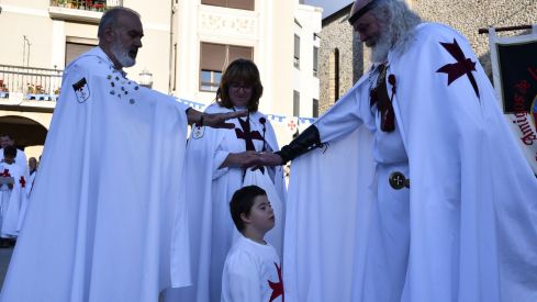 Ordenamiento pequeños escuderos en la Noche Templaria de Ponferrada (61) Ordenamiento pequeños escuderos en la Noche Templaria de Ponferrada (61)