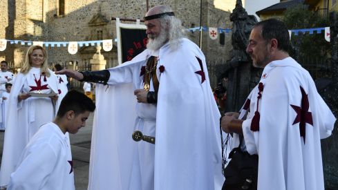 Ordenamiento pequeños escuderos en la Noche Templaria de Ponferrada (71) Ordenamiento pequeños escuderos en la Noche Templaria de Ponferrada (71)