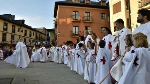 Ordenamiento pequeños escuderos en la Noche Templaria de Ponferrada (86) Ordenamiento pequeños escuderos en la Noche Templaria de Ponferrada (86)