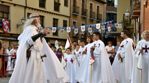 Ordenamiento pequeños escuderos en la Noche Templaria de Ponferrada (87) Ordenamiento pequeños escuderos en la Noche Templaria de Ponferrada (87)