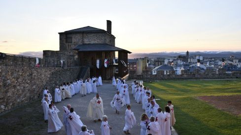 Ordenación de nuevos caballeros de la Noche Templaria Ordenación de nuevos caballeros de la Noche Templaria