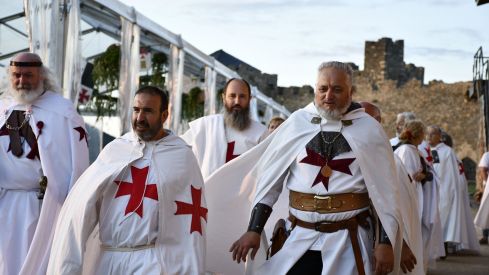 Ordenación de nuevos caballeros de la Noche Templaria Ordenación de nuevos caballeros de la Noche Templaria